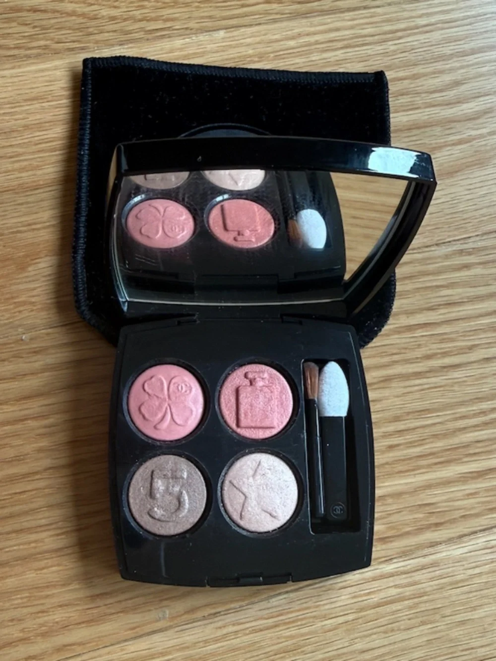 Limited Edition Chanel Les 4 Ombres Boutons Mademoiselle 209